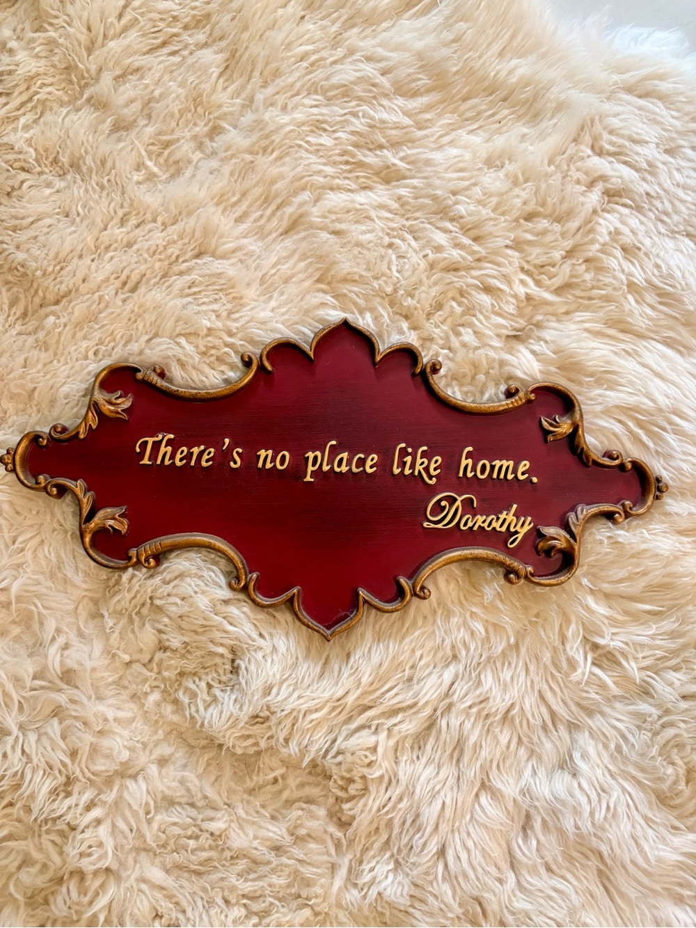 Wall Plaque Sign "There's No Place Like Home" in Red and Gold